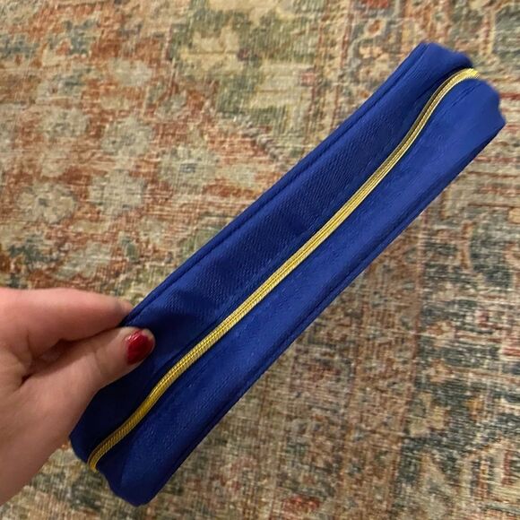 HP✨🎉(NWOT) Lancôme cosmetic bag - Picture 6 of 7